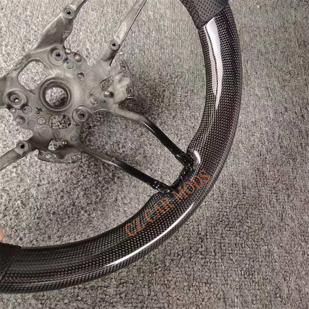 Custom Perforated Leather Brand New Carbon Fiber Steering Wheel Auto Accessory For 2016 2017 2018 2019 2020 2021 Porsche 718