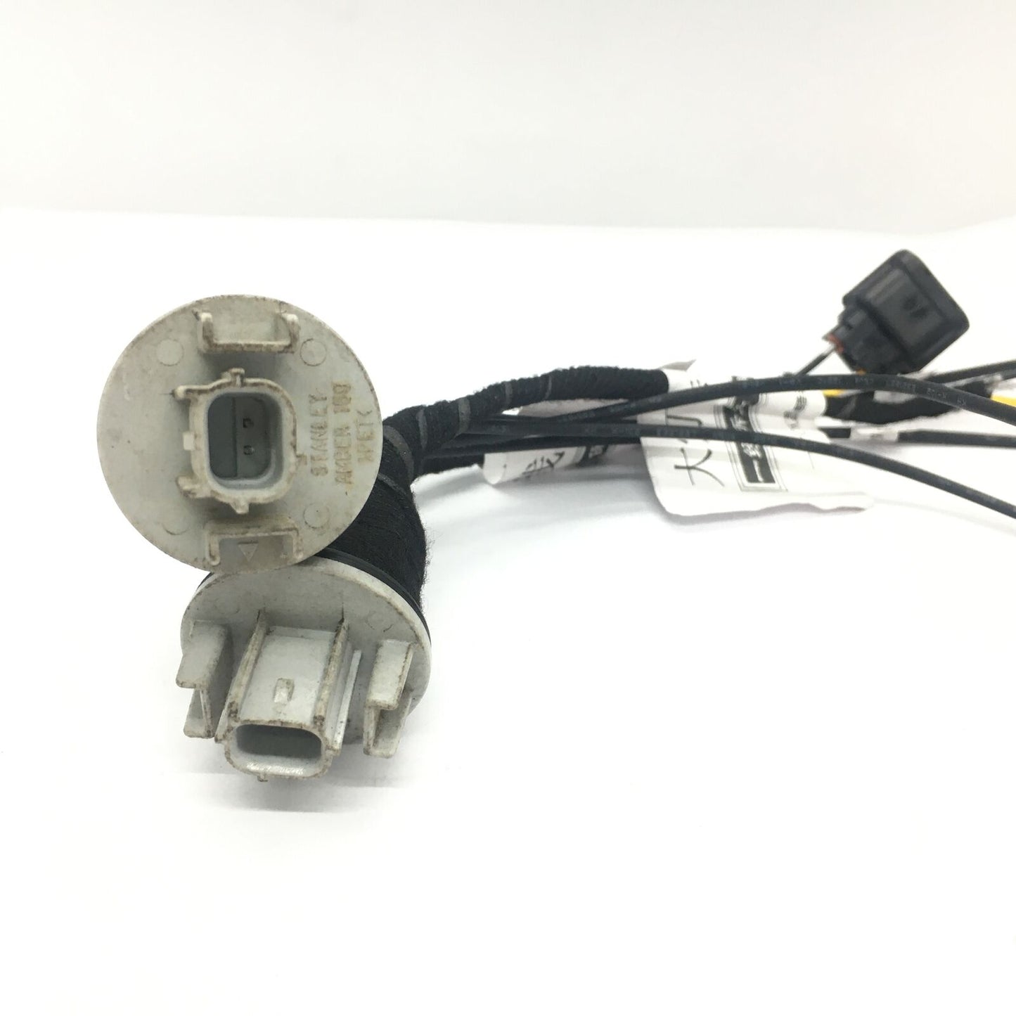 Headlights modified Adapter Wire Harness For 2019 2020 HONDA HR-V Halogen to led