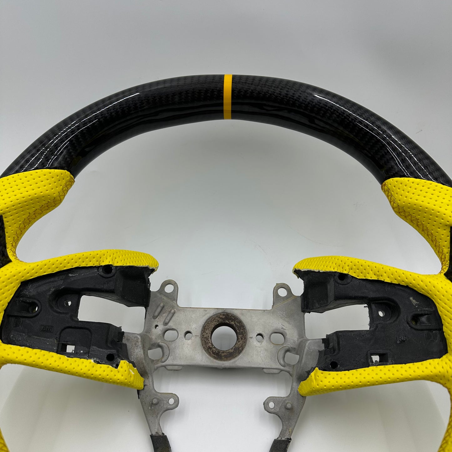 Customized black Carbon Fiber yellow Perforated Leather Strip Steering Wheel Fit For Honda Civic 2016 2017 2018 2019 2020 2021