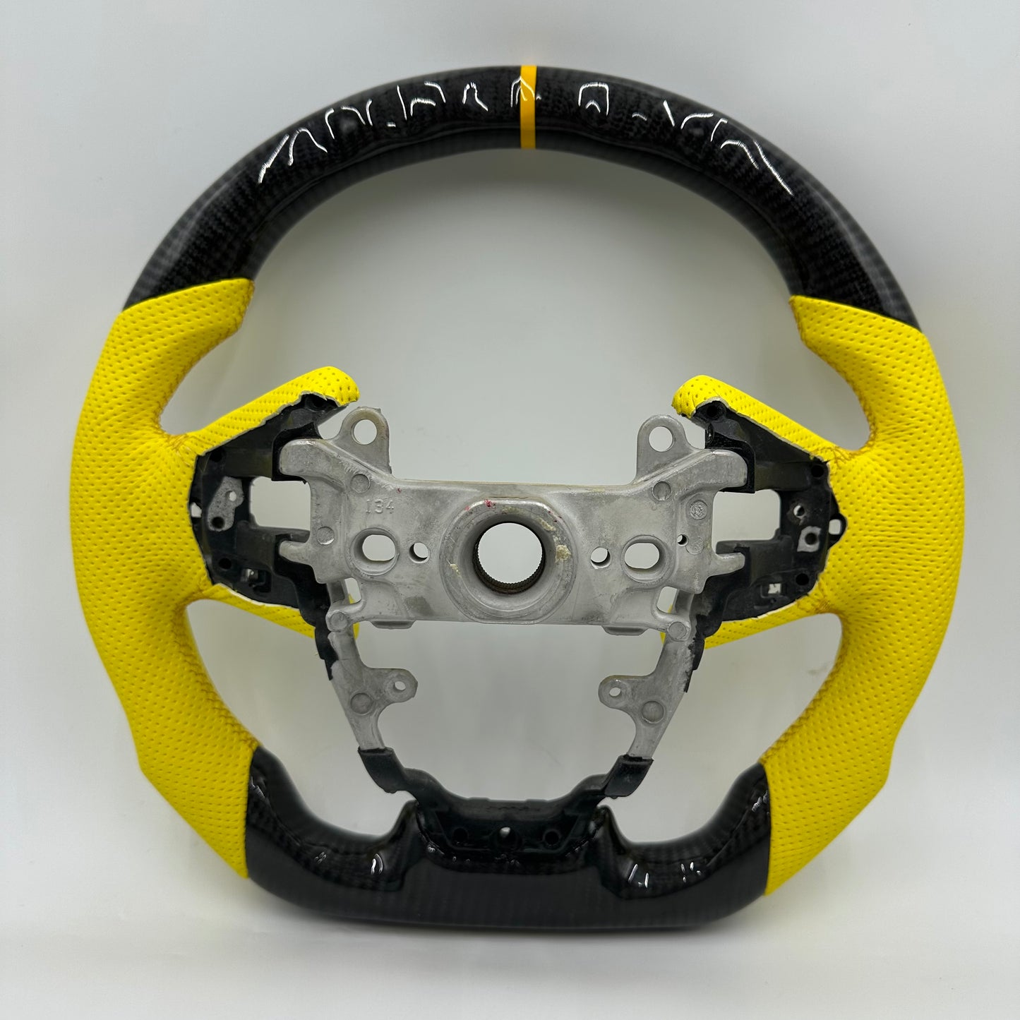 Customized black Carbon Fiber yellow Perforated Leather Strip Steering Wheel Fit For Honda Civic 2016 2017 2018 2019 2020 2021