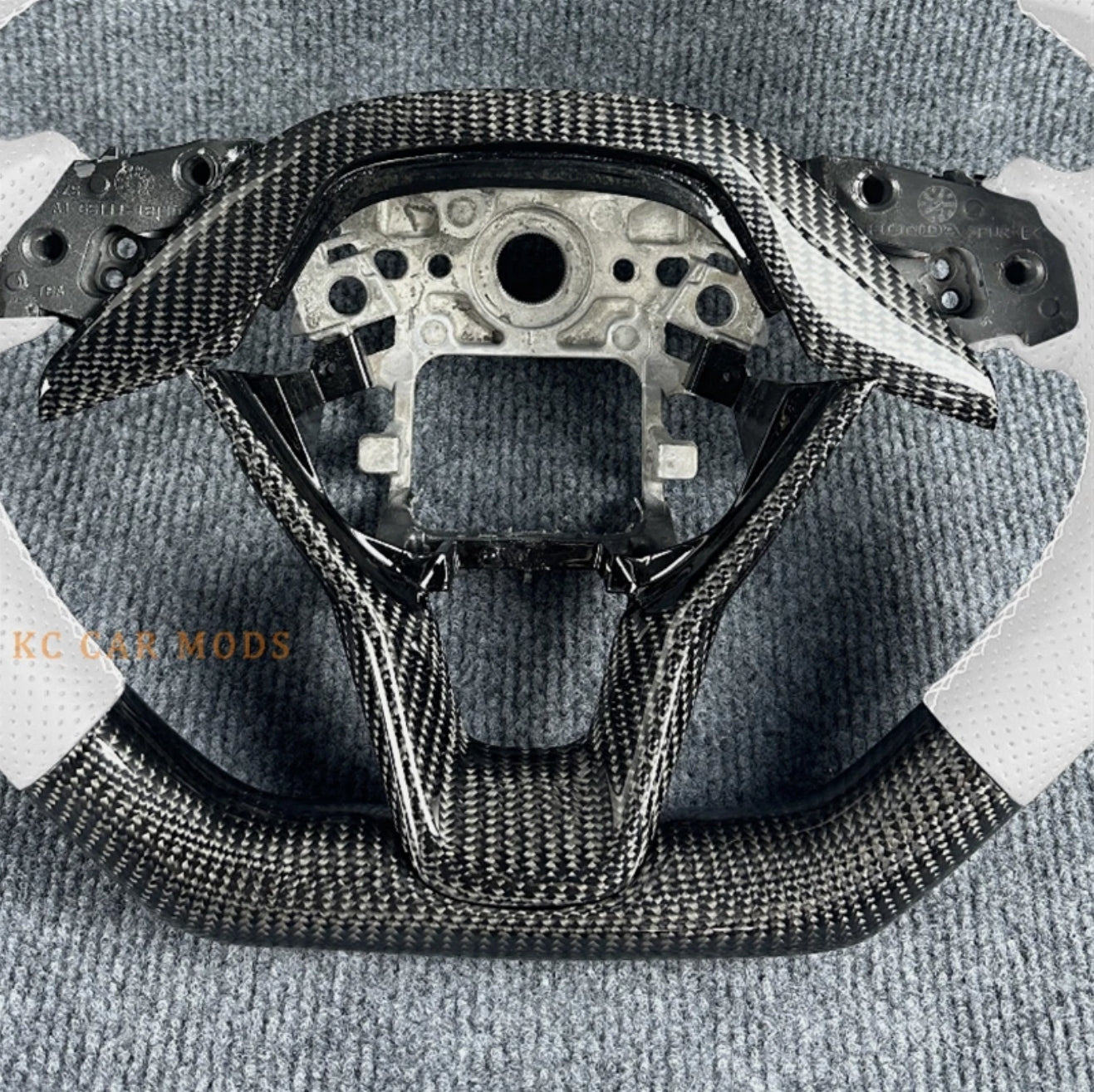 Custom black carbon fiber white leather steering wheel for 2018-2023 honda accord
